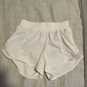 White LuluLemon Hotty Hot Short II Long 4”